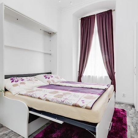 Apartment Thunovska 10 Прага Екстер'єр фото