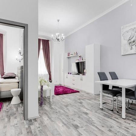 Apartment Thunovska 10 Прага Екстер'єр фото