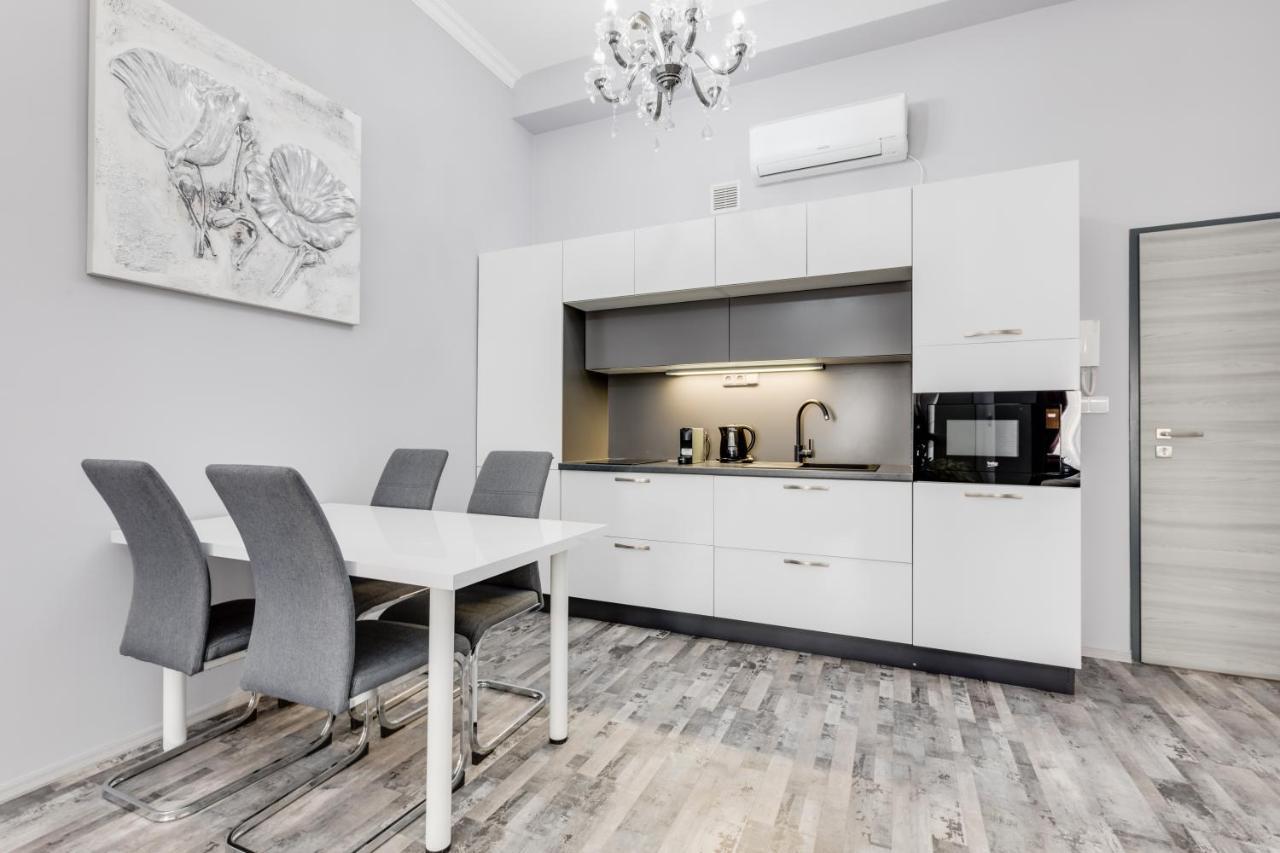 Apartment Thunovska 10 Прага Екстер'єр фото