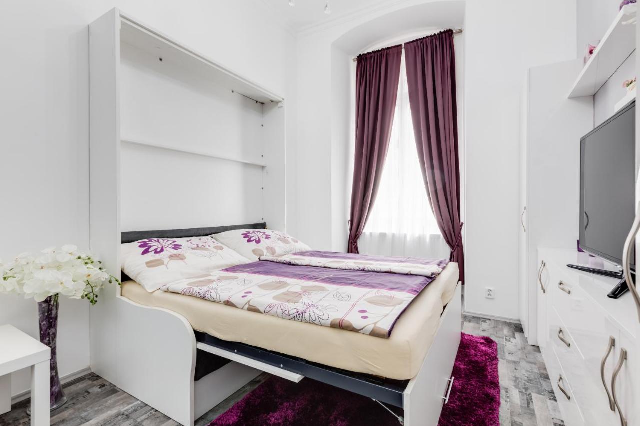 Apartment Thunovska 10 Прага Екстер'єр фото
