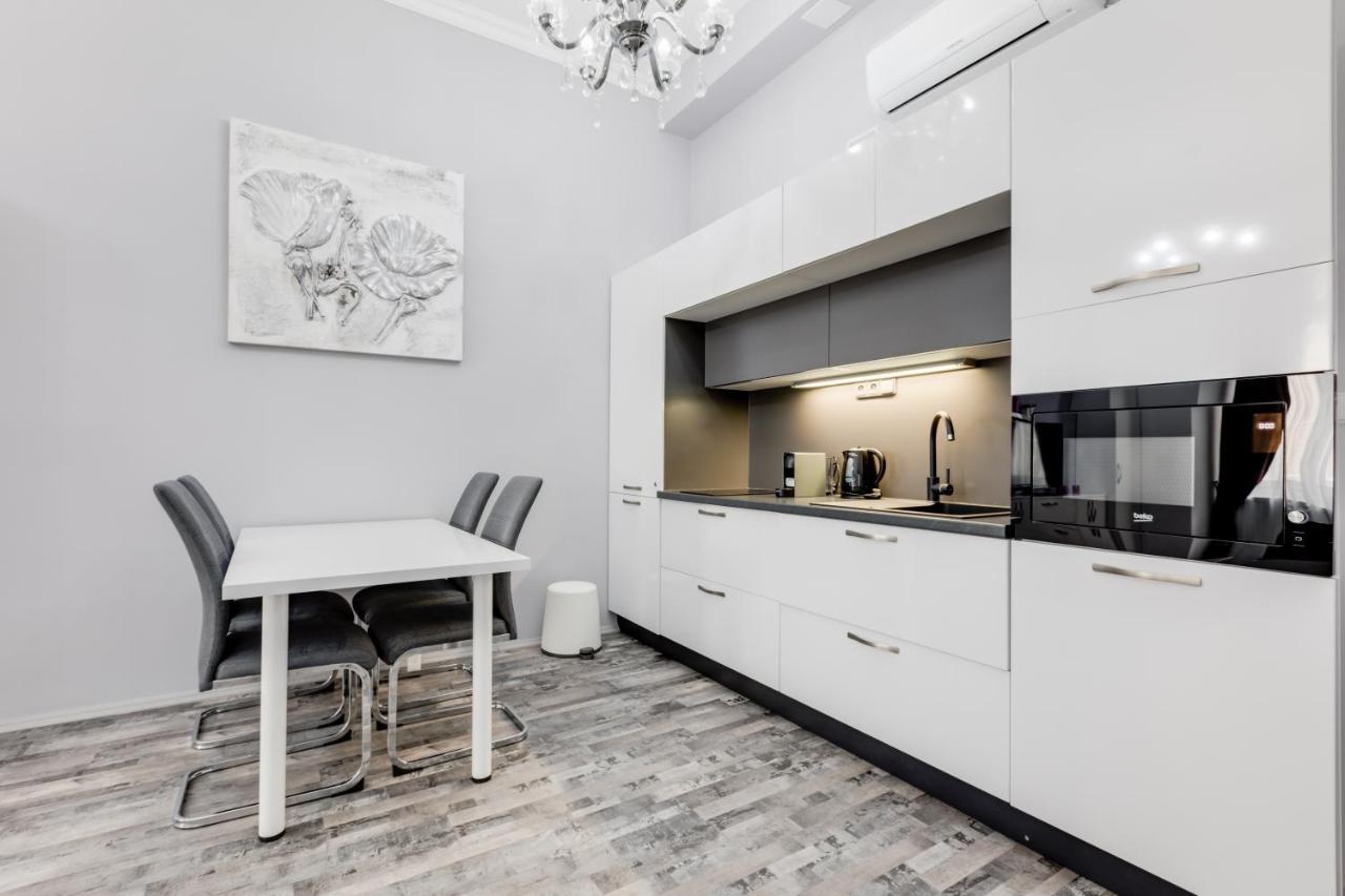 Apartment Thunovska 10 Прага Екстер'єр фото
