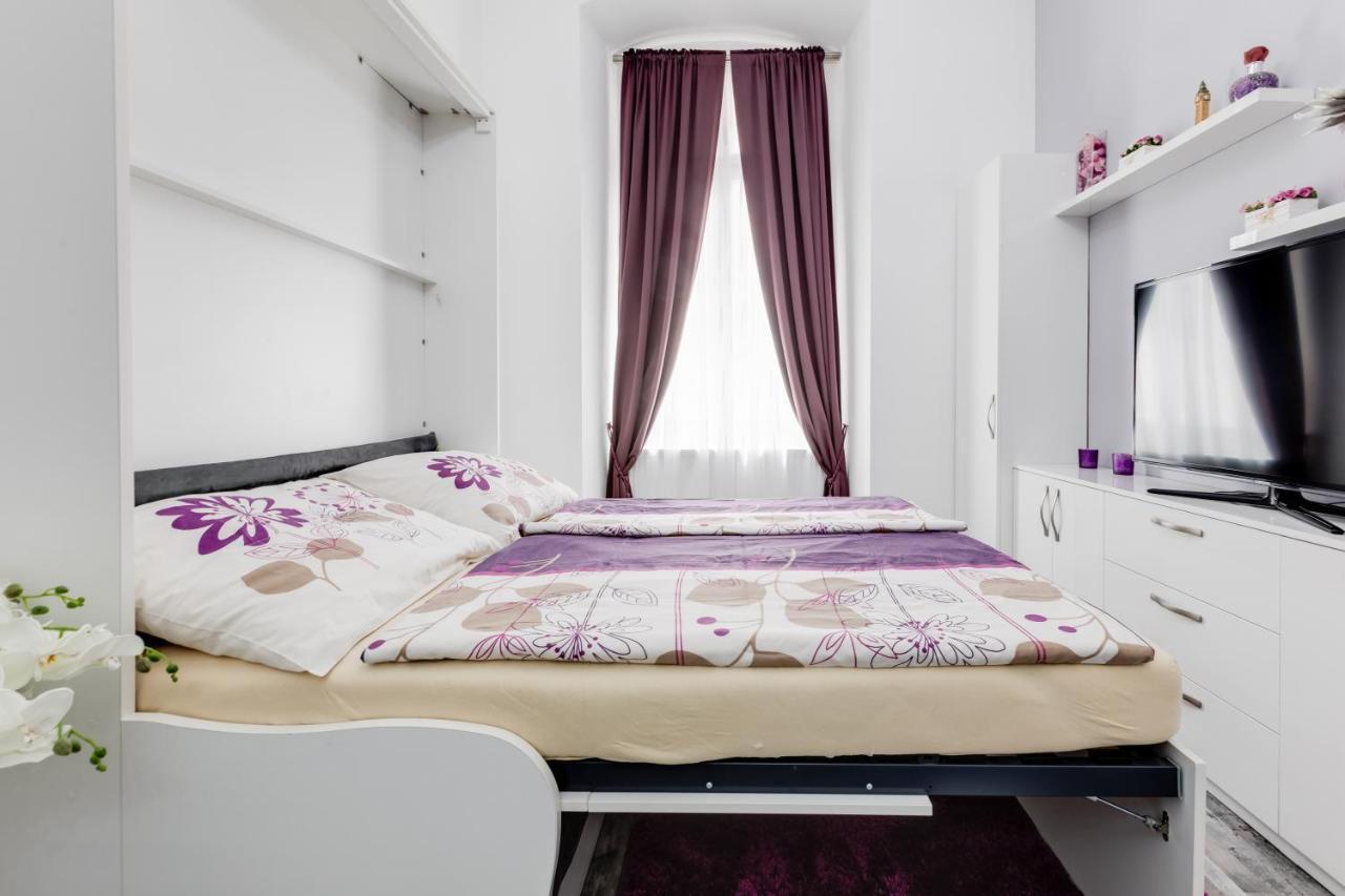 Apartment Thunovska 10 Прага Екстер'єр фото