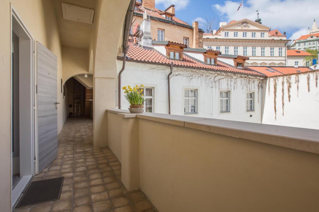Apartment Thunovska 10 Прага Екстер'єр фото