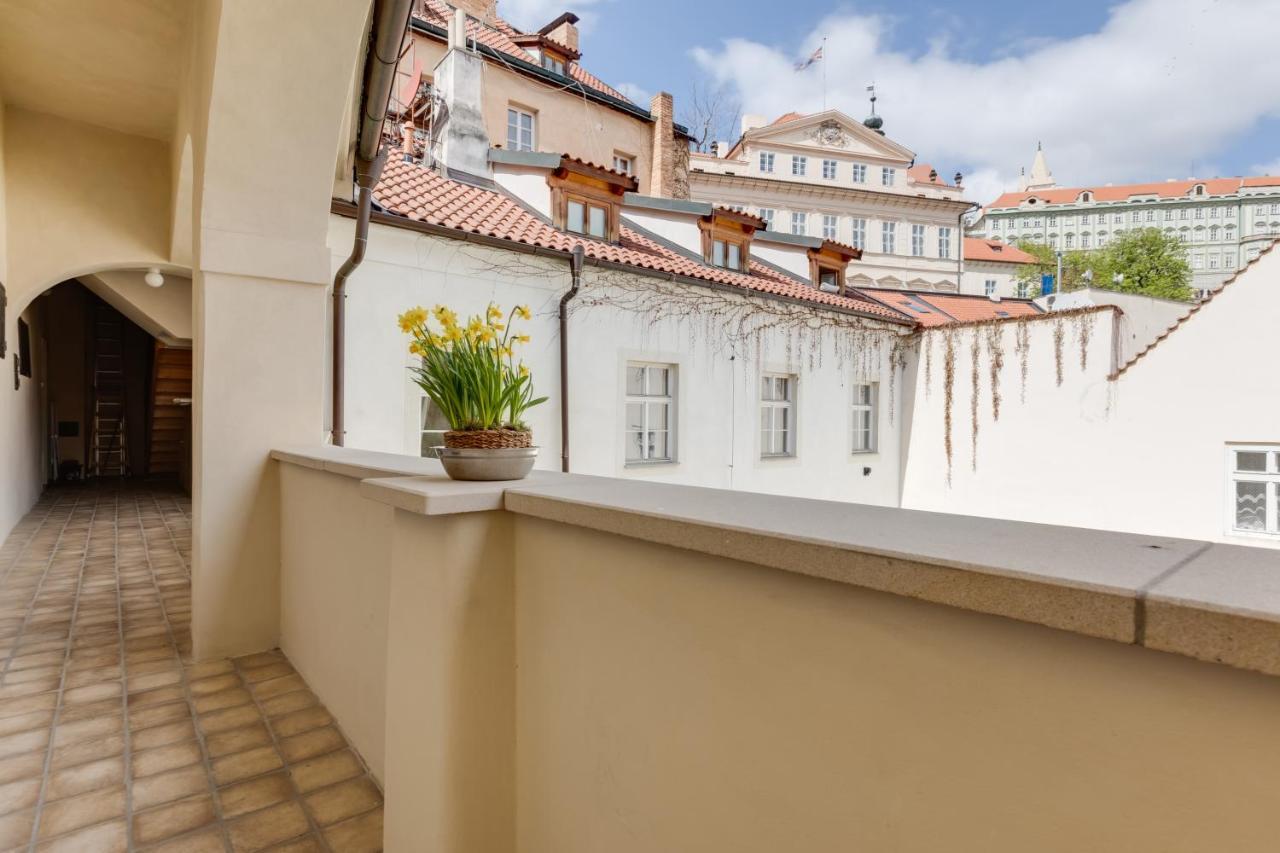 Apartment Thunovska 10 Прага Екстер'єр фото