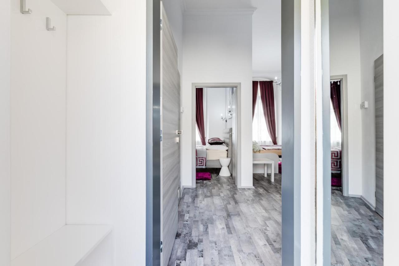 Apartment Thunovska 10 Прага Екстер'єр фото